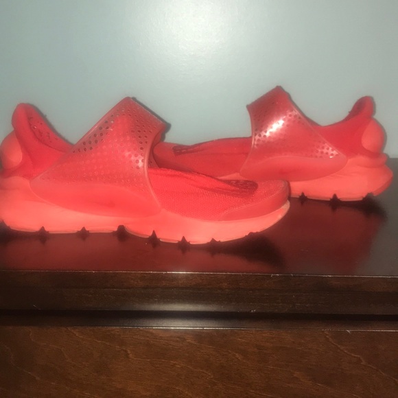 triple red sock dart